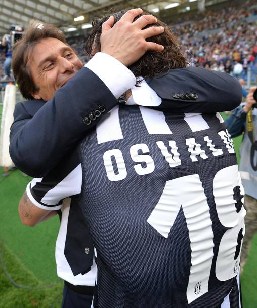L&#39;abbraccio tra Conte e Osvaldo. Ansa